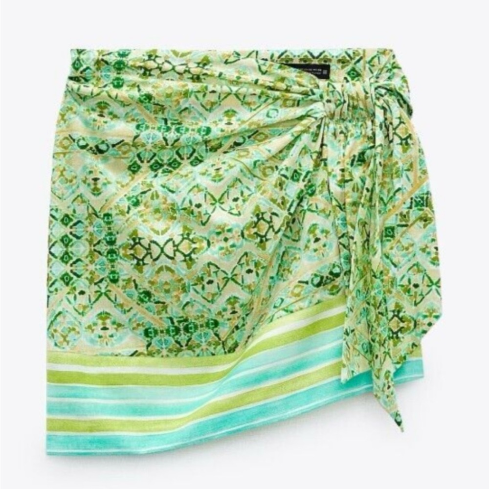 Zara wrap style skirt in XS. Bought in Spain. Never worn. New with Tags
